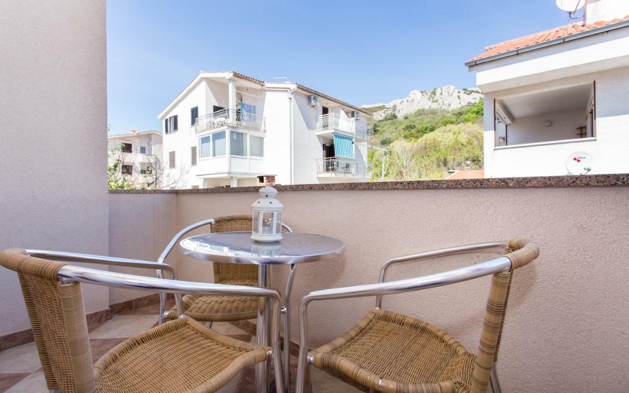 Apartments Mira Baska  Bagian luar foto