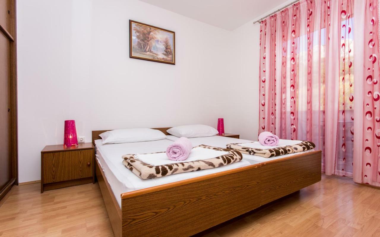 Apartments Mira Baska  Bagian luar foto